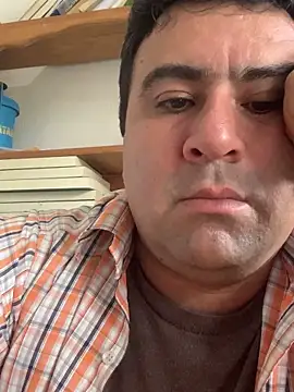 EmilianoGt online show from 7, 10, 2025