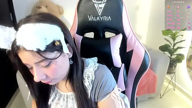 eval lee18 online show from 28, 2, 2025