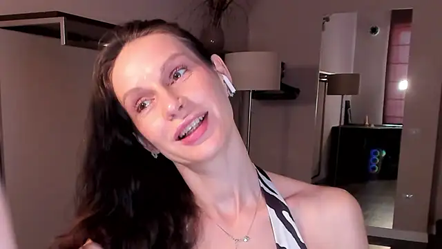 Mila Anders online show from 11, 2, 2026