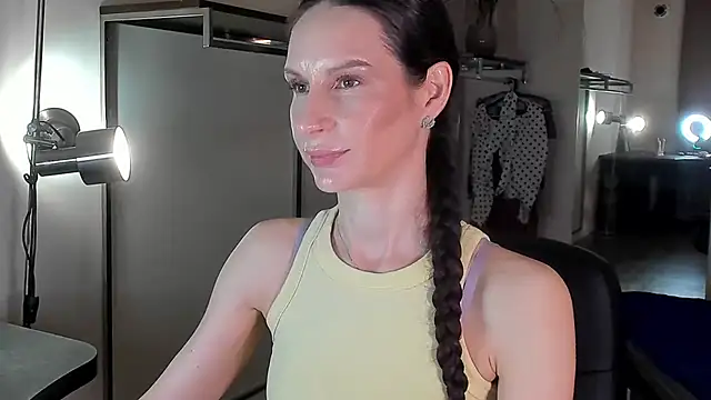 Mila Anders online show from 11, 5, 2026