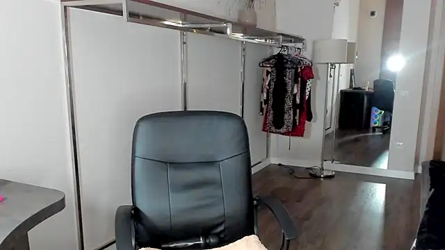 Mila Anders online show from 20, 2, 2026