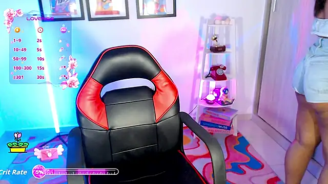 Snapshot of Aaliyahas chatting on 19, 10, 2025 Aaliyahas online show from 19, 10, 2025