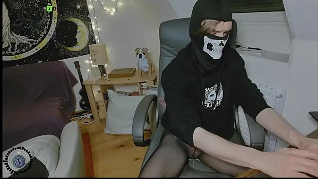 Snapshot of Nyl0nnickb0y chatting on 1, 12, 2025 Nyl0nnickb0y online show from 1, 12, 2025