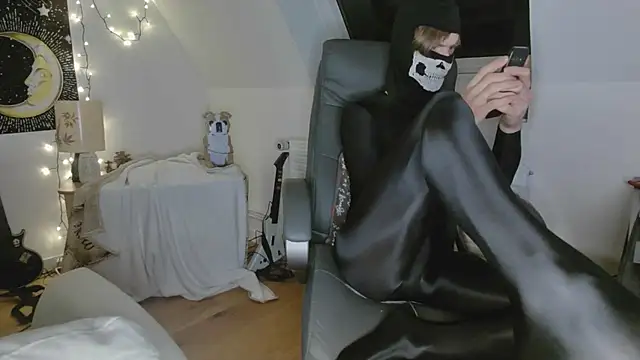 Nyl0nnickb0y online show from 12, 4, 2026