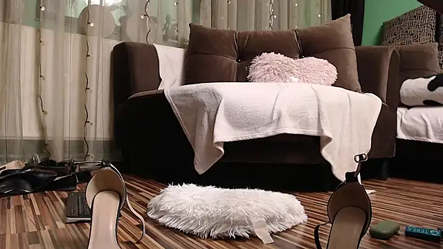 lovingfeetheels online show from 13, 10, 2025