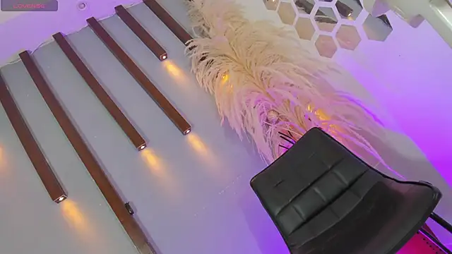 Sophia Cameron online show from 25, 10, 2025