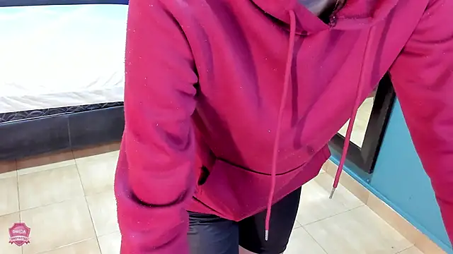 Snapshot of Linda4Petite chatting on 17, 3, 2025 Linda4Petite online show from 17, 3, 2025