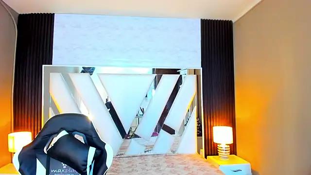 Snapshot of Linda4Petite chatting on 22, 10, 2025 Linda4Petite online show from 22, 10, 2025