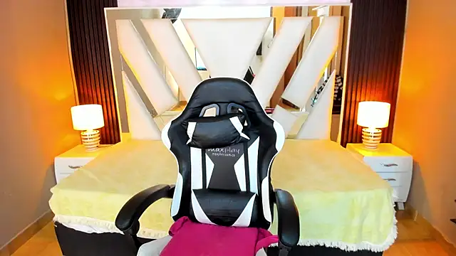 Linda4Petite online show from 3, 12, 2025