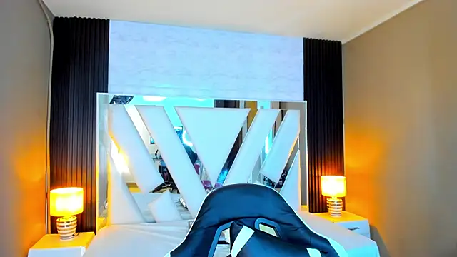 Snapshot of Linda4Petite chatting on 3, 11, 2025 Linda4Petite online show from 3, 11, 2025