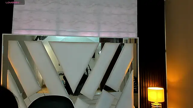 Snapshot of Linda4Petite chatting on 23, 11, 2025 Linda4Petite online show from 23, 11, 2025