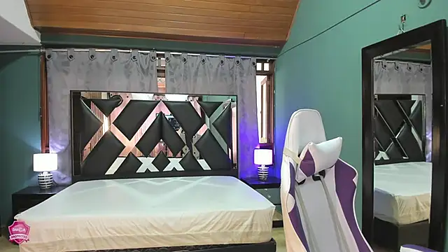 Snapshot of Linda4Petite chatting on 10, 3, 2025 Linda4Petite online show from 10, 3, 2025