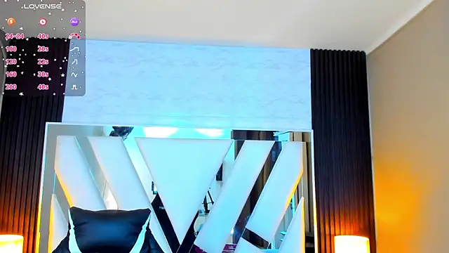 Snapshot of Linda4Petite chatting on 26, 9, 2025 Linda4Petite online show from 26, 9, 2025