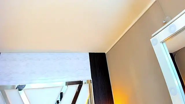 Snapshot of Linda4Petite chatting on 29, 11, 2025 Linda4Petite online show from 29, 11, 2025