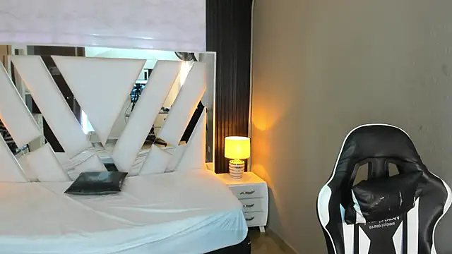 Linda4Petite online show from 20, 3, 2026