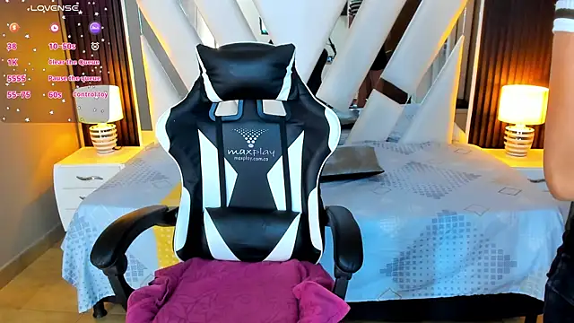 Snapshot of Linda4Petite chatting on 20, 9, 2025 Linda4Petite online show from 20, 9, 2025