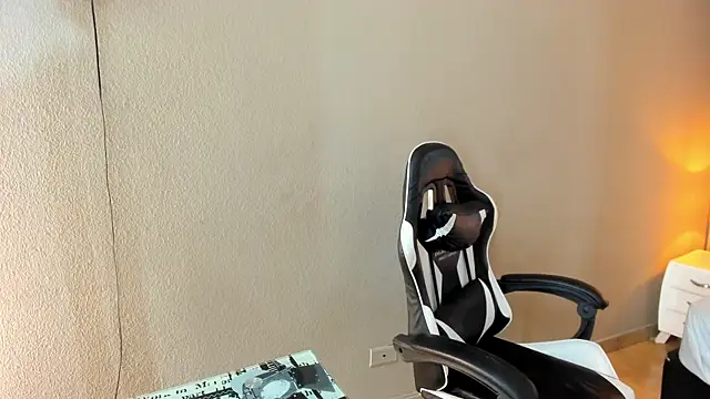 Linda4Petite online show from 20, 2, 2026