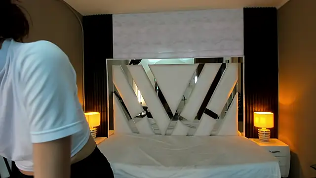 Linda4Petite online show from 10, 1, 2026