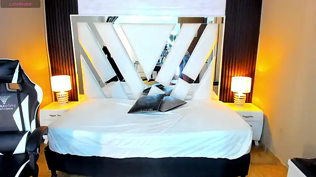 Snapshot of Linda4Petite chatting on 17, 9, 2025 Linda4Petite online show from 17, 9, 2025