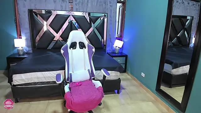 Snapshot of Linda4Petite chatting on 12, 3, 2025 Linda4Petite online show from 12, 3, 2025