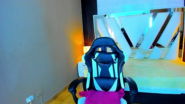 Linda4Petite online show from 14, 1, 2026