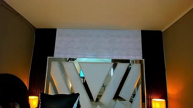 Snapshot of Linda4Petite chatting on 12, 10, 2025 Linda4Petite online show from 12, 10, 2025