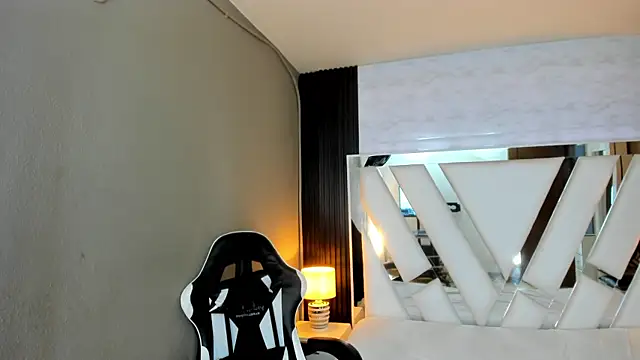 Linda4Petite online show from 1, 5, 2026