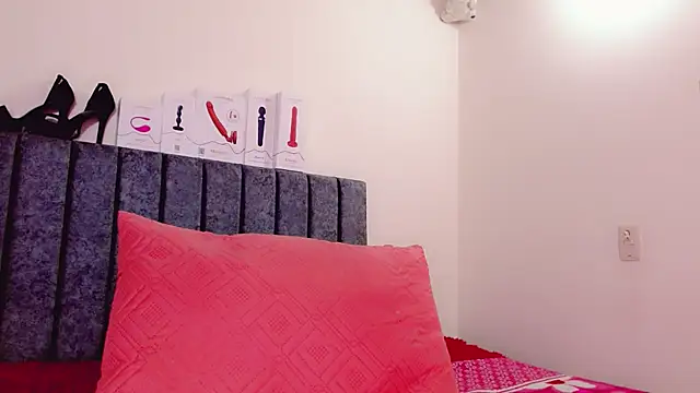 KendallEvolette  online show from 11, 4, 2026