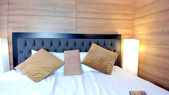 CameronCollins  online show from 6, 3, 2026