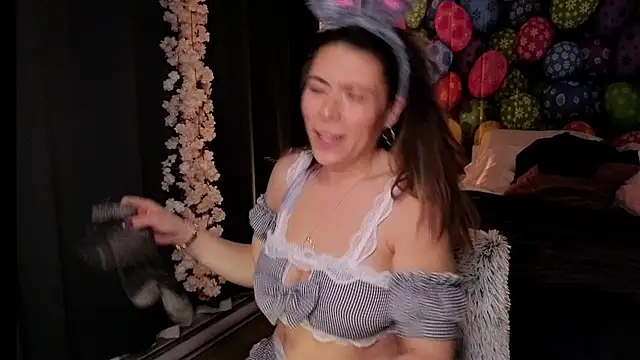 Ellie-L-Elizabeth online show from 4, 4, 2026