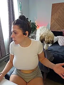 Ellie-L-Elizabeth online show from 28, 2, 2026