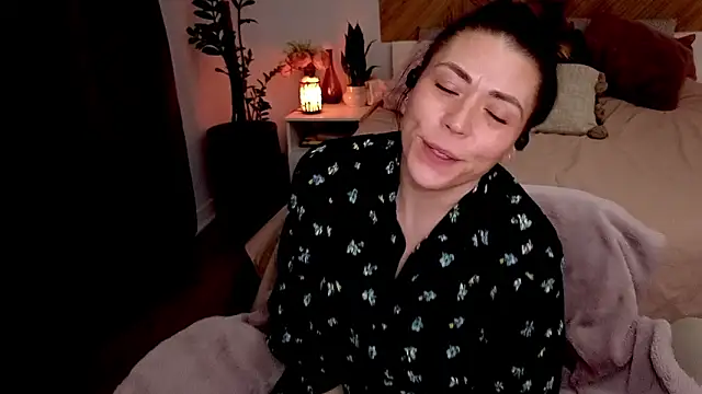 Ellie-L-Elizabeth online show from 22, 4, 2026