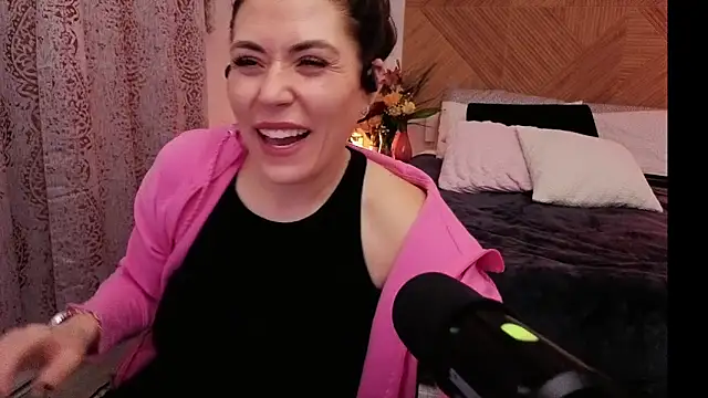 Ellie-L-Elizabeth online show from 23, 3, 2026