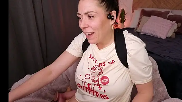 Ellie-L-Elizabeth online show from 4, 5, 2026