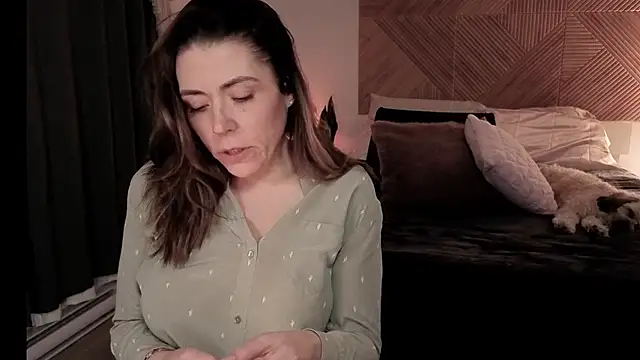 Ellie-L-Elizabeth online show from 10, 4, 2026