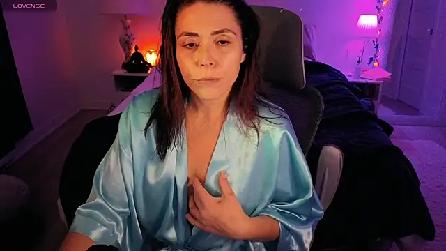 Snapshot of Ellie-L-Elizabeth chatting on 25, 10, 2025 Ellie-L-Elizabeth online show from 25, 10, 2025