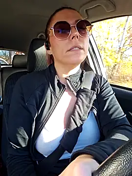 Snapshot of Ellie-L-Elizabeth chatting on 4, 11, 2025 Ellie-L-Elizabeth online show from 4, 11, 2025