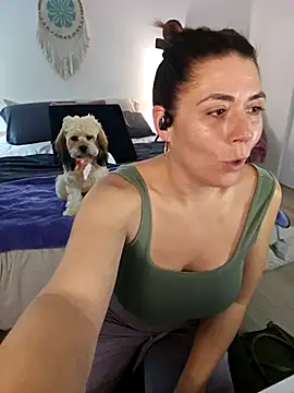 Snapshot of Ellie-L-Elizabeth chatting on 9, 11, 2025 Ellie-L-Elizabeth online show from 9, 11, 2025