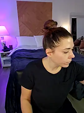 Snapshot of Ellie-L-Elizabeth chatting on 20, 11, 2025 Ellie-L-Elizabeth online show from 20, 11, 2025