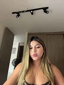 lunablossom  online show from 25, 3, 2026