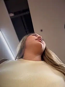 lunablossom  online show from 22, 3, 2026