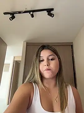 lunablossom  online show from 27, 2, 2026