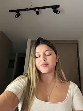 lunablossom  online show from 24, 3, 2026