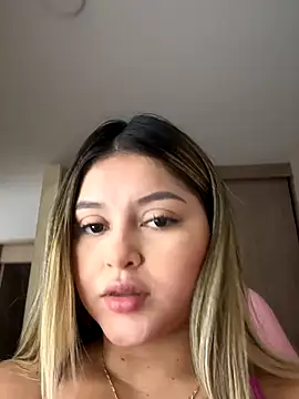 lunablossom  online show from 19, 11, 2025