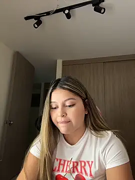 lunablossom  online show from 8, 3, 2026