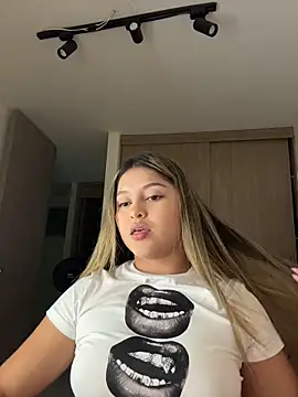 lunablossom  online show from 25, 3, 2026