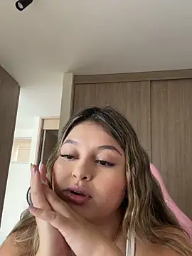 lunablossom  online show from 8, 2, 2026