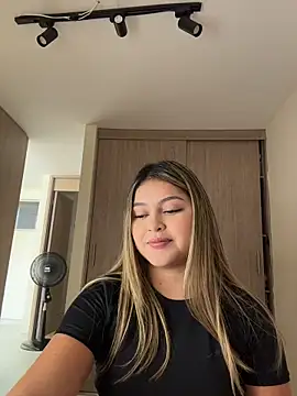 lunablossom  online show from 13, 3, 2026