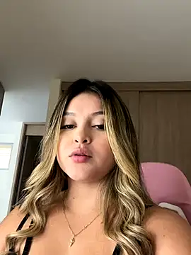 lunablossom  online show from 28, 11, 2025