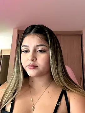 lunablossom  online show from 1, 11, 2025